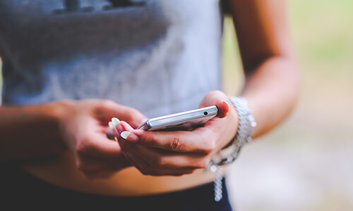 Breadcrumbing is often done through texting